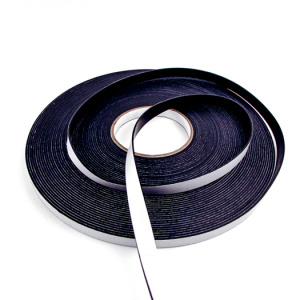 Magnetic tape
